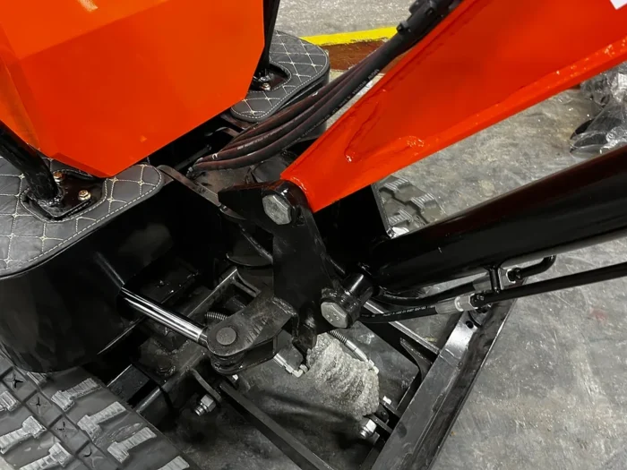 KYMRON® RH14G Mini Excavator (w/ Side Swing Boom & Retractable Tracks) - Image 8