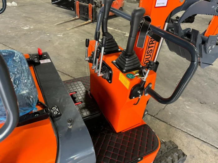 AGT Rato 1-Ton Mini Excavator – 13.5 HP Gasoline Engine by Bidadoo - Image 7